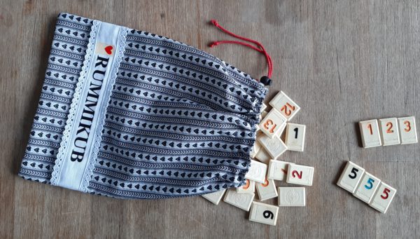 Rummikub bag Zeeland apron fabric with white band
