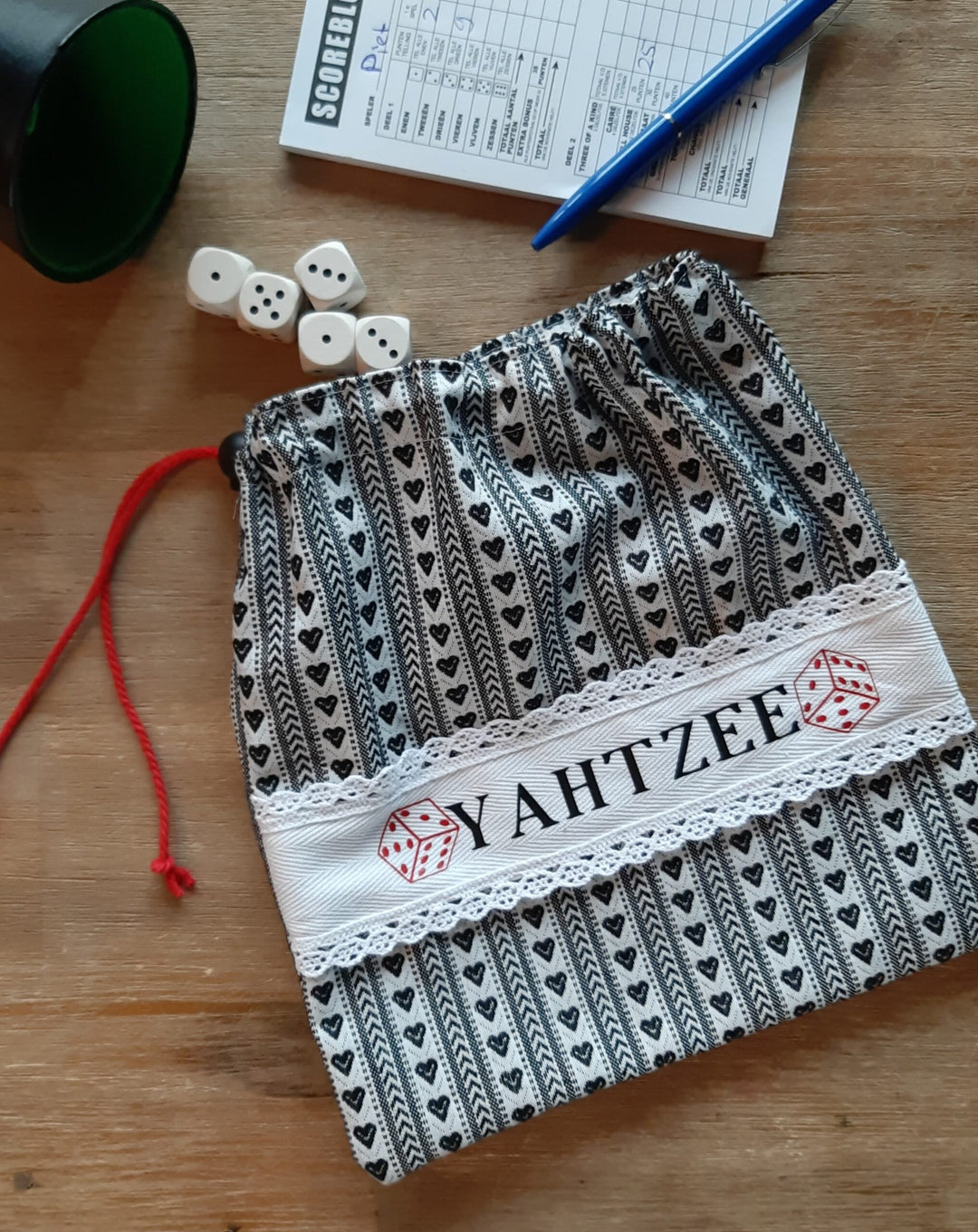 Yahtzee storage bag with white band